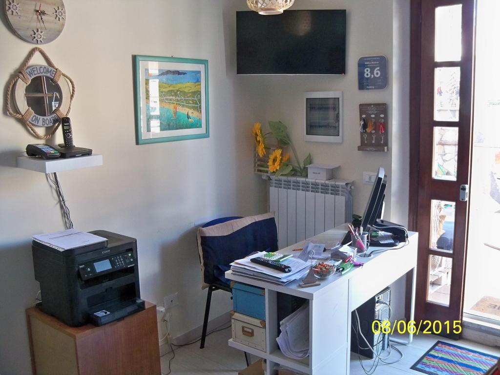 B&B Le Meduse Fiumicino Bagian luar foto
