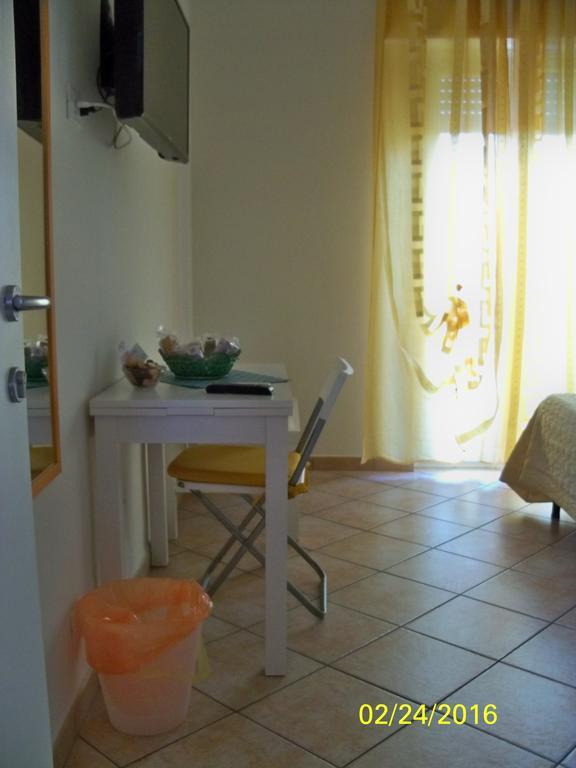 B&B Le Meduse Fiumicino Bagian luar foto