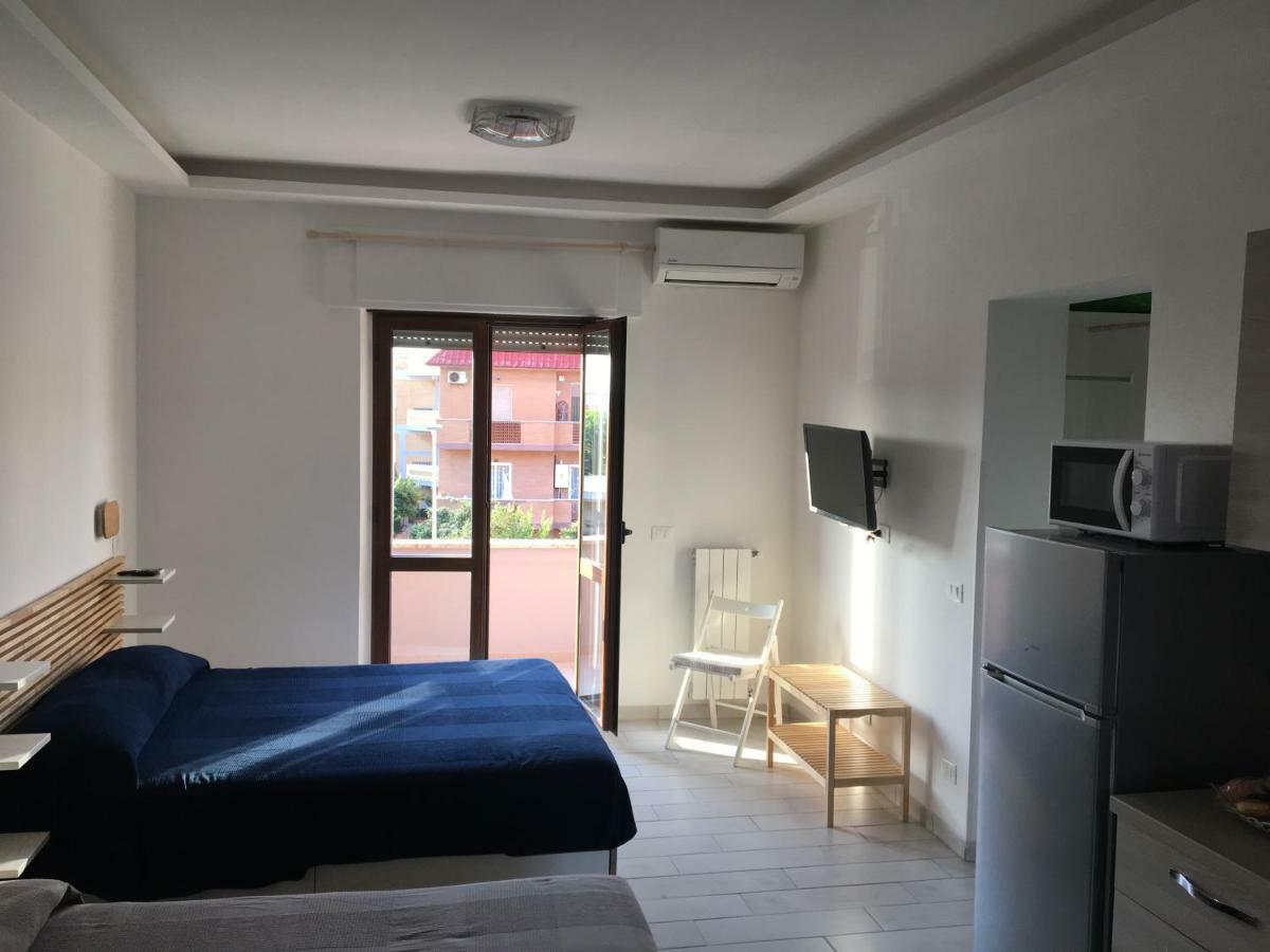 B&B Le Meduse Fiumicino Bagian luar foto